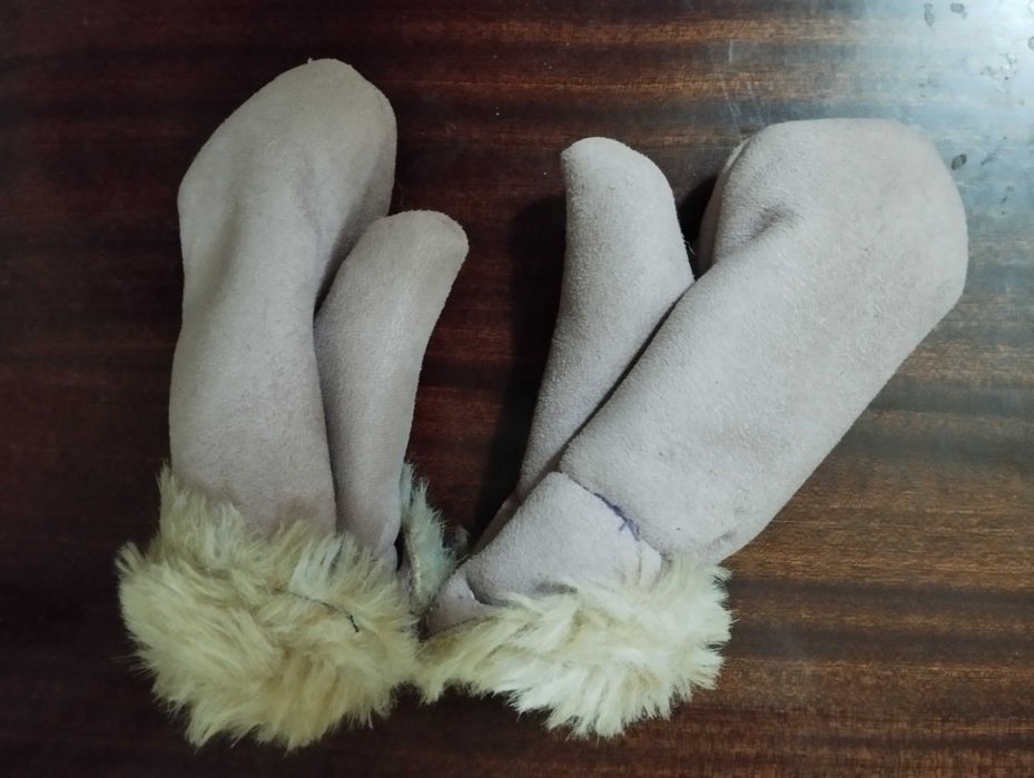 Детские кожаные варежки