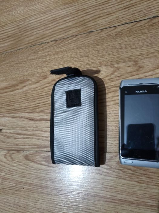 Нокиа Nseries с чехлом