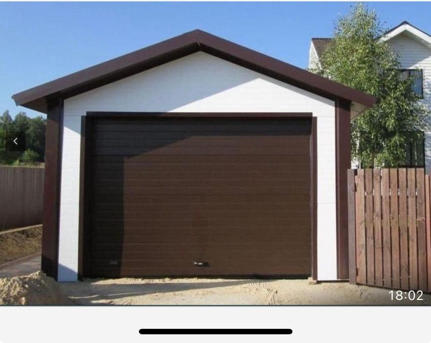 Garaj auto din panouri sandwich din structura metalica