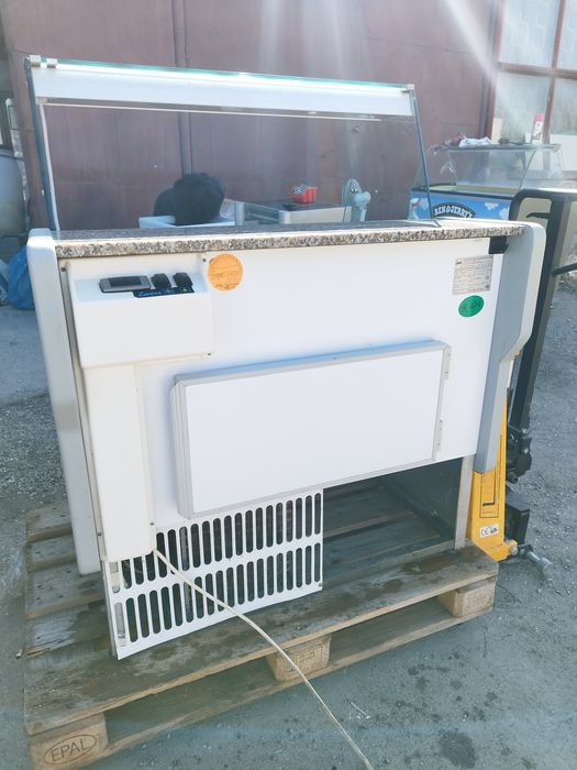 Хладилна витрина за месо, колбаси и др.