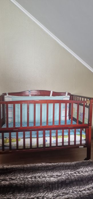Кроватка детская с люлькой