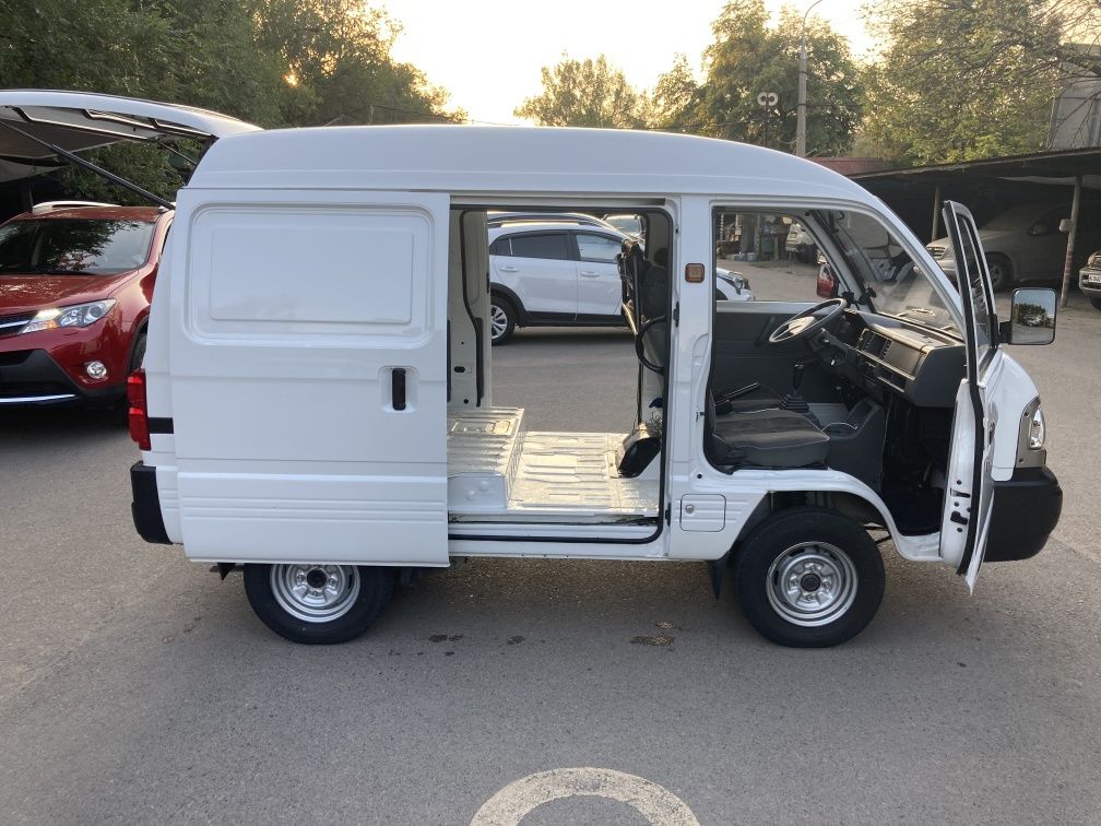 Chevrolet chevy van 2020