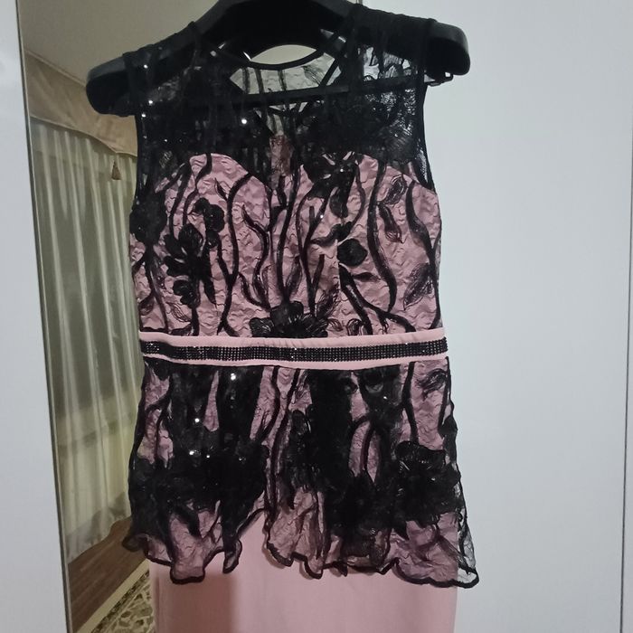 Продам платья кружевные