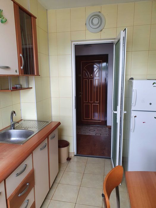 Inchiriez apartament 2 camere situat pe B dul Dacia Piatra Neamț