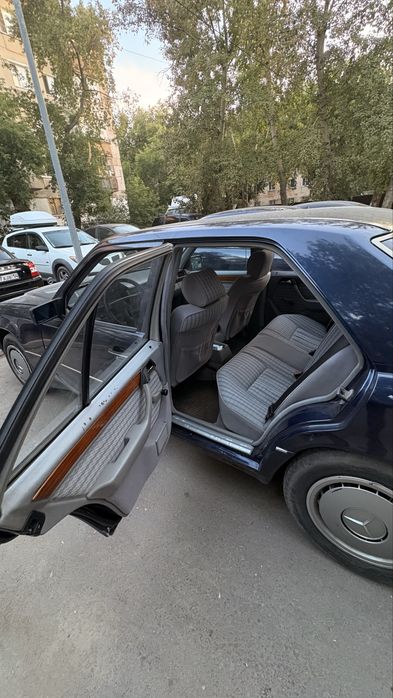 Продам Мерседес 124 E200
