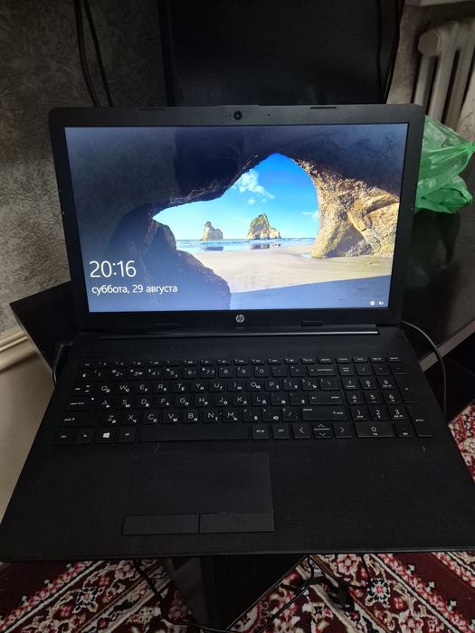 HP i3 ноутбук сотилади