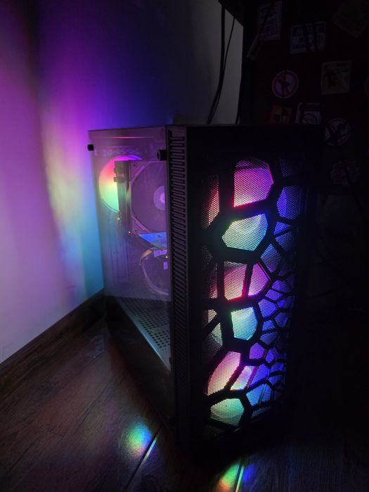 Pc gaming ryzen 5 7600x Rx6600 16gb ram DDR5