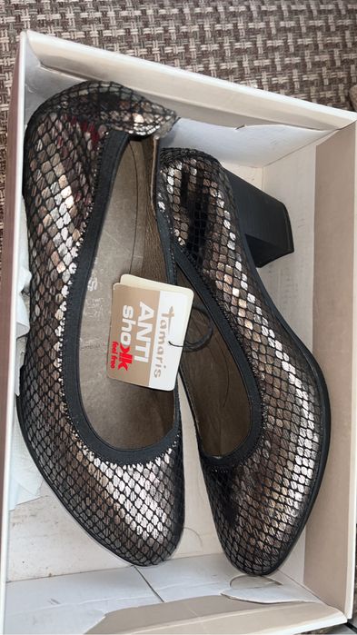 Продам качественные туфли