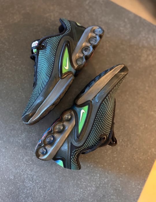 Adidasi Nike  36 unisex purtati o singura data