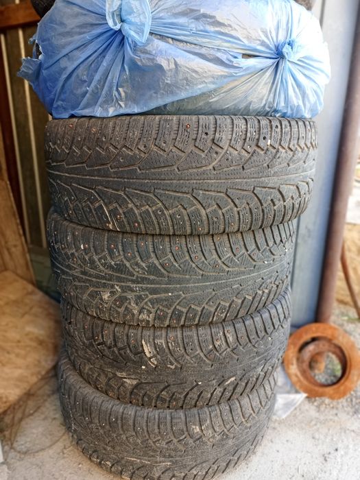 Продам  шины б/у