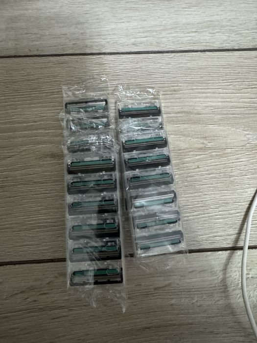 Бритва с 30 сменными кассетами