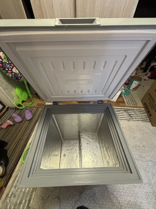 Продам морозильник