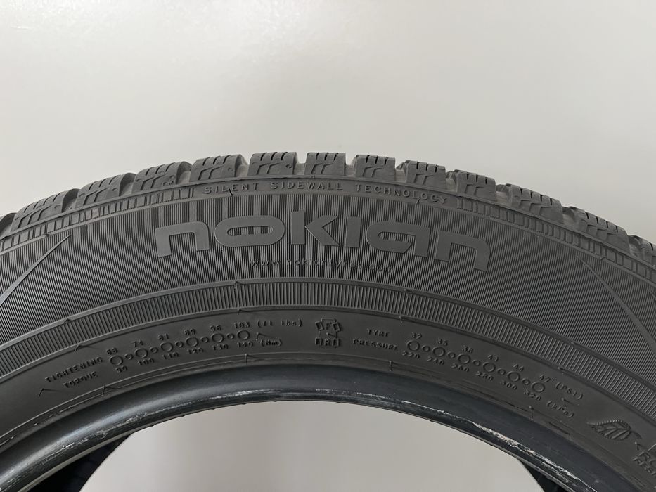 Зимни гуми 235/55/17 Nokian