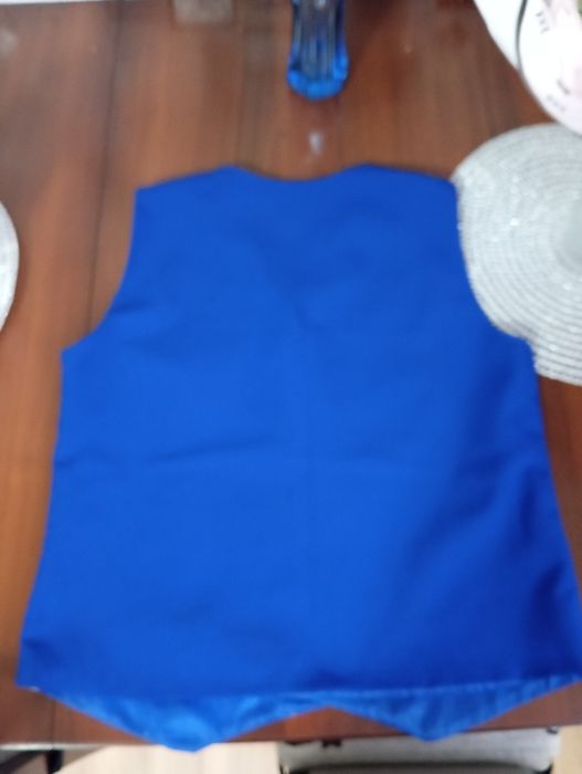 Жилетка в школу продам