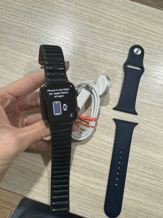 APPLE Watch Series 7, GPS + Cellular, 45mm Midnight Aluminium Case!