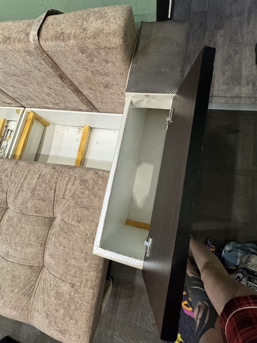 Продам Диван с пуфом