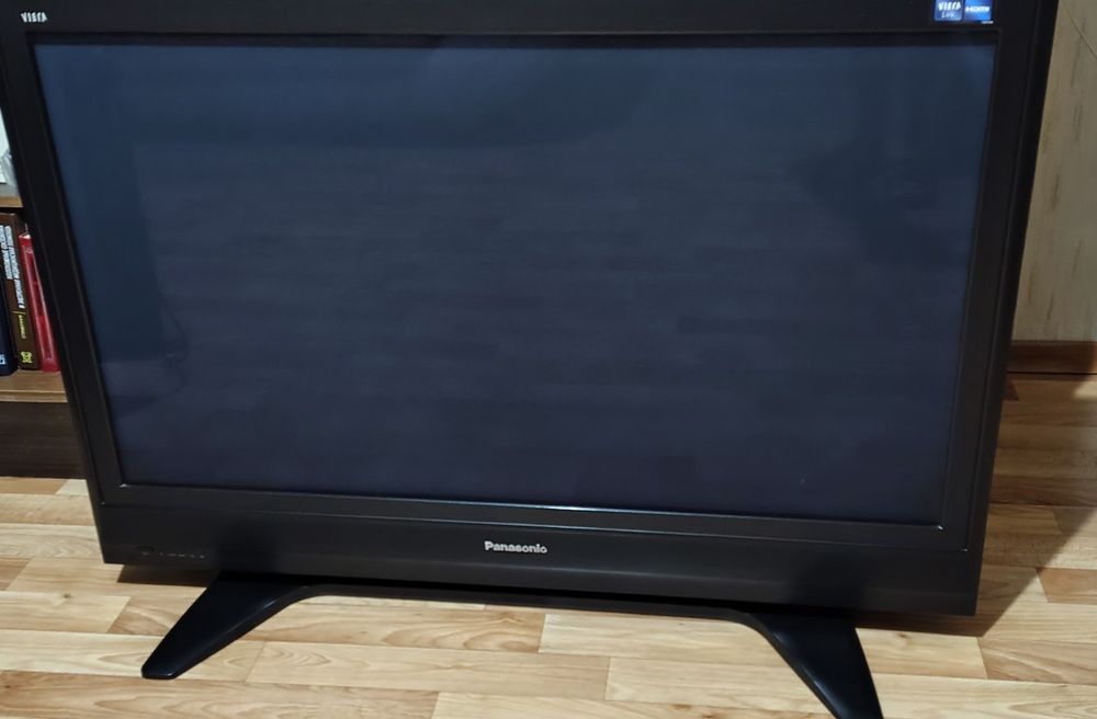 Телевизор Panasonic 105см