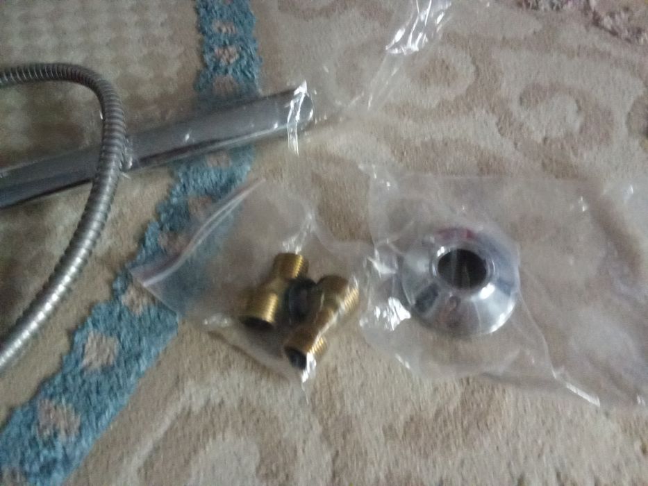 Продам сместитель для ванны