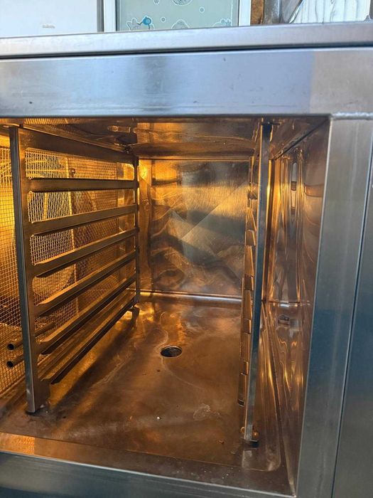 Cuptor convectomat 6 tavi