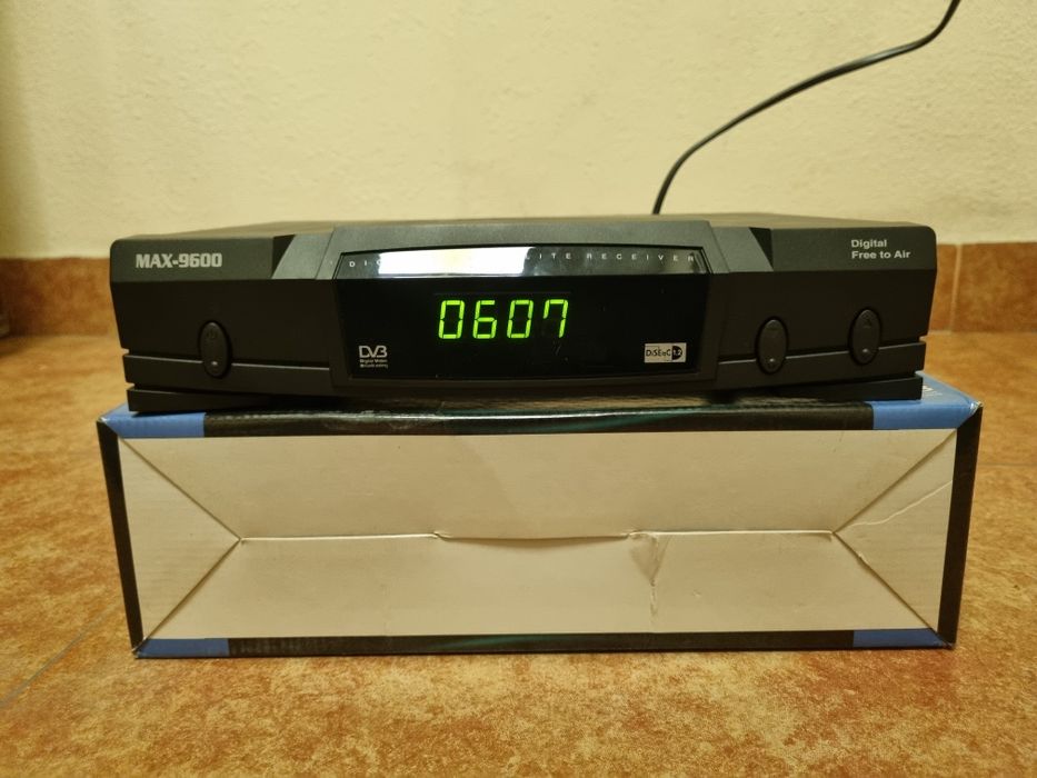 Спутниковый ресивер MAX-9600 (новый, в коробке)