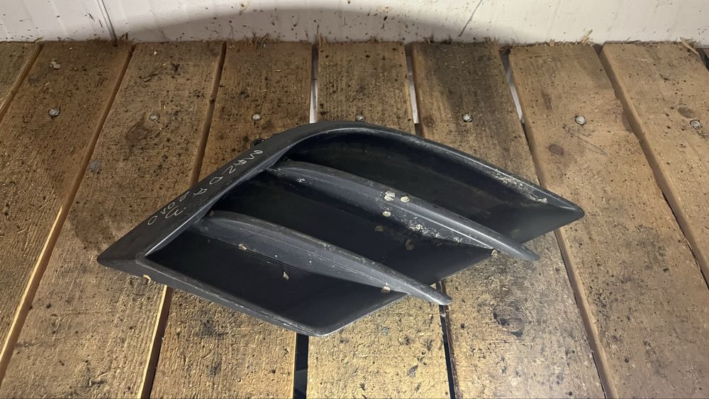 Решетка лява и дясна предна броня Mazda 3