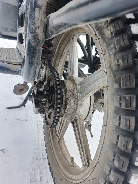 Продаю мотоцикл очень хорошим состояние