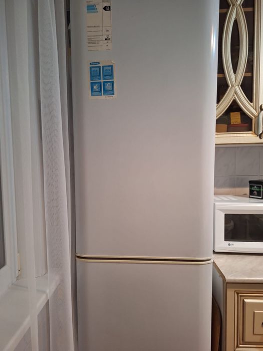 Холодильник бирюса