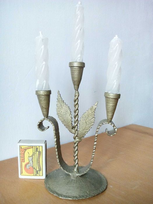 Свещник ковано желязо