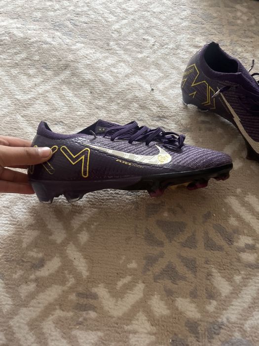 Спортивная обувь бутсы