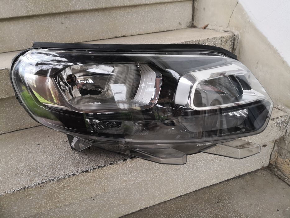 Фар Citroen Jumpy десен/Фар Ситроен Джъмпи Оригинален