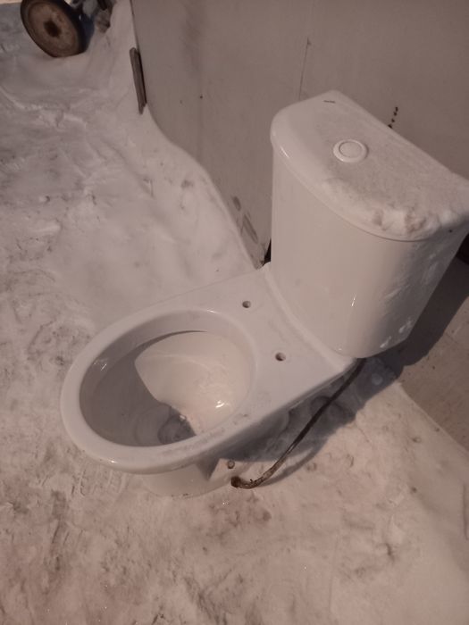 Срочно продам унитаз в отличном состоянии