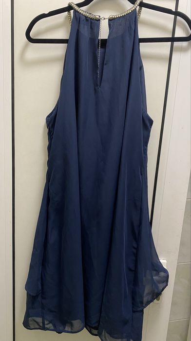 Парти рокли М размер