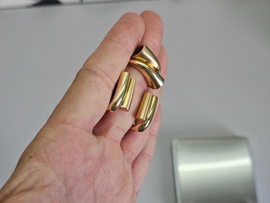 ПРОДАМ Комплект: Cерёжки и кольцо / Золото 585 Пробы 13.83 Грамма.