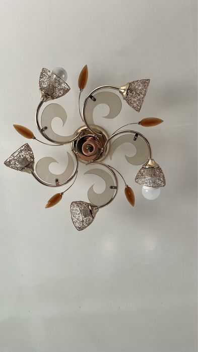 Продается люстры в хорошем состоянии