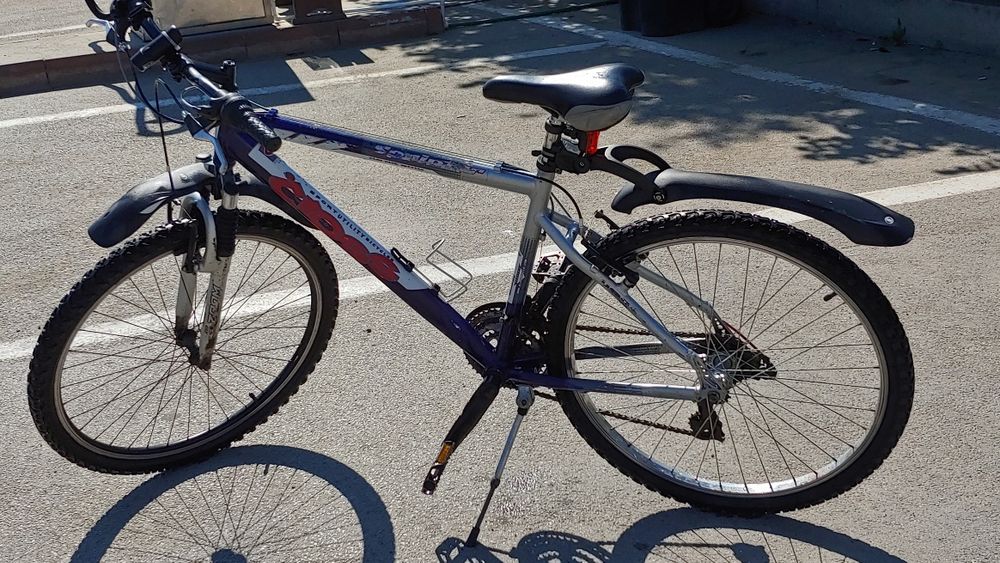 Vând bicicletă CROSS roți 26 inci