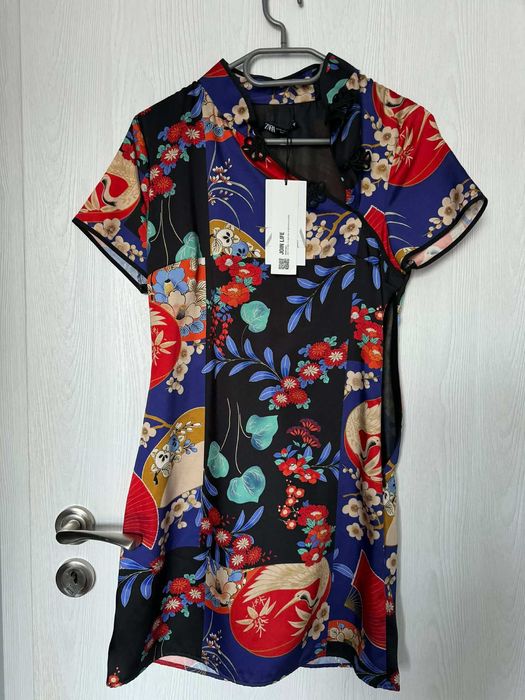 Зара  - Нова сатенена рокля