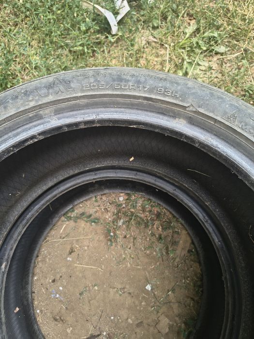 Cauciucuri R17 folosite un sezon.
