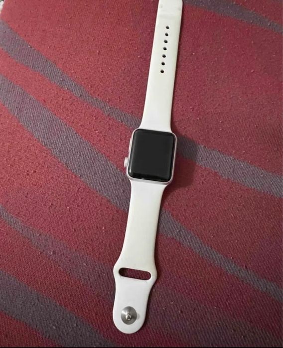 Продам эпл уатч 3 в хорошем состоянии.