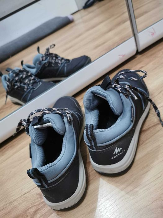 Vand bocanci Quechua pt drumetii, toamna-primavara, nr 38