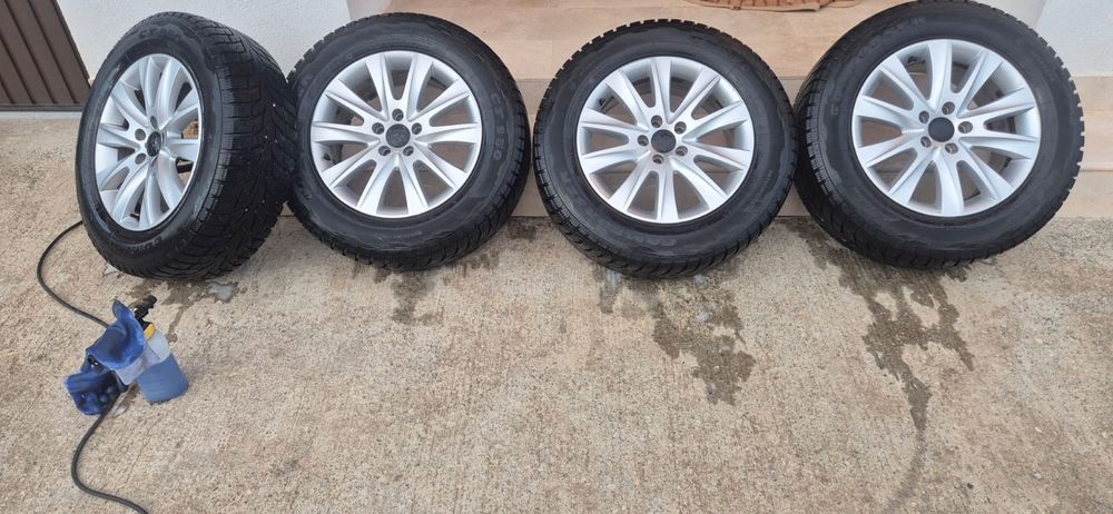 Jante 17 Volkswagen cu anvelope iarna 225/65/17 aproape noi