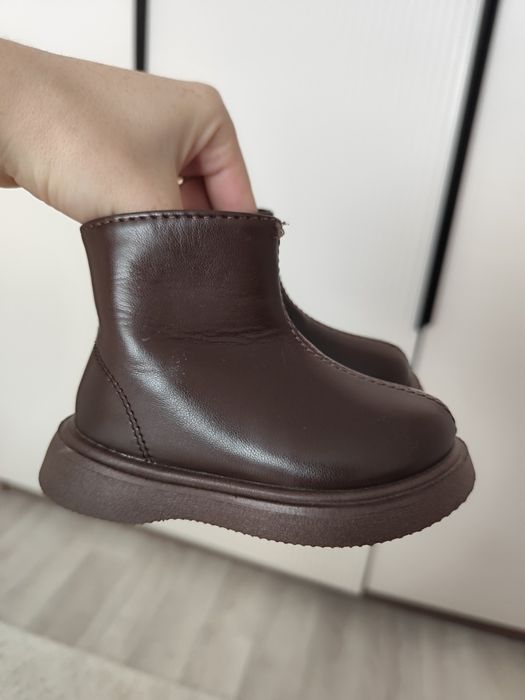 Продам ботинки детские