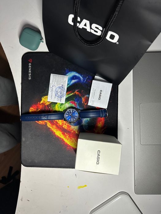 Часовник Casio Blue подлежи на коментар цената