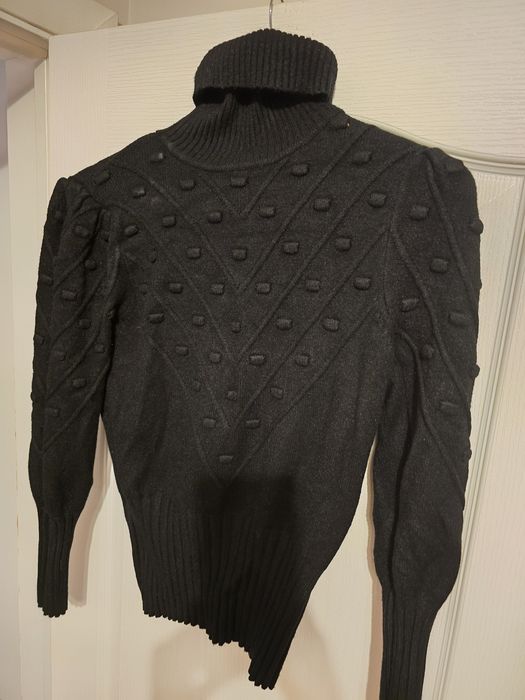 Пуловери ,жилетки zara,lagerfeld