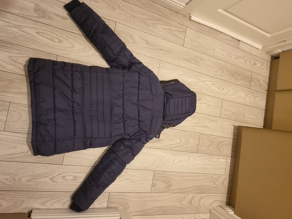 Geaca lunga Guess cu Gluga