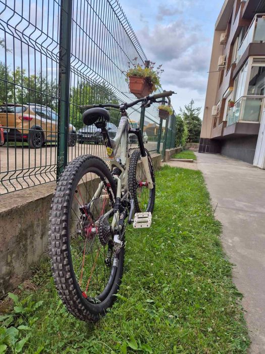 Велосипед Specialized Enduro Trai One