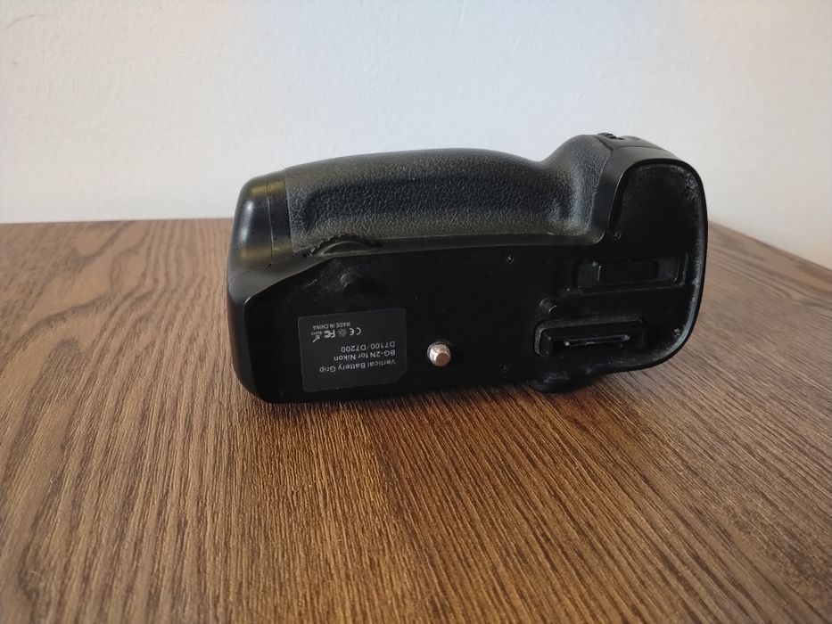 Grip pentru Nikon D7100/7200 BG-2N