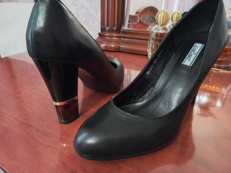 Женские туфли на каблуке