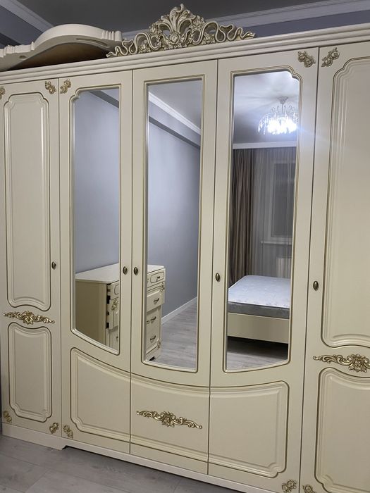 Продам спальный гарнитур