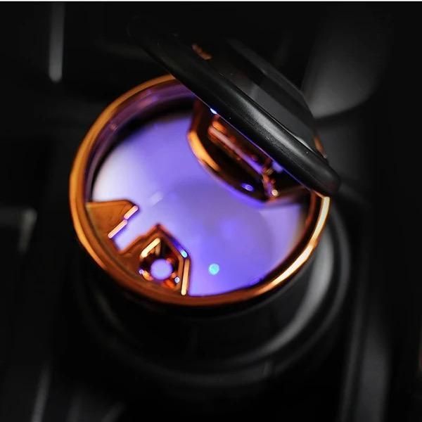 Пепелник №3588 за кола преносим с диод и вътрешна керамична чаша