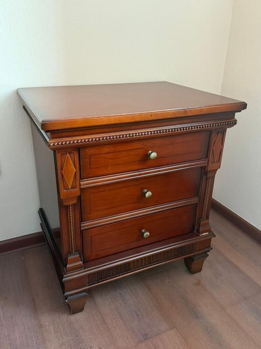 Продам спальный гарнитур